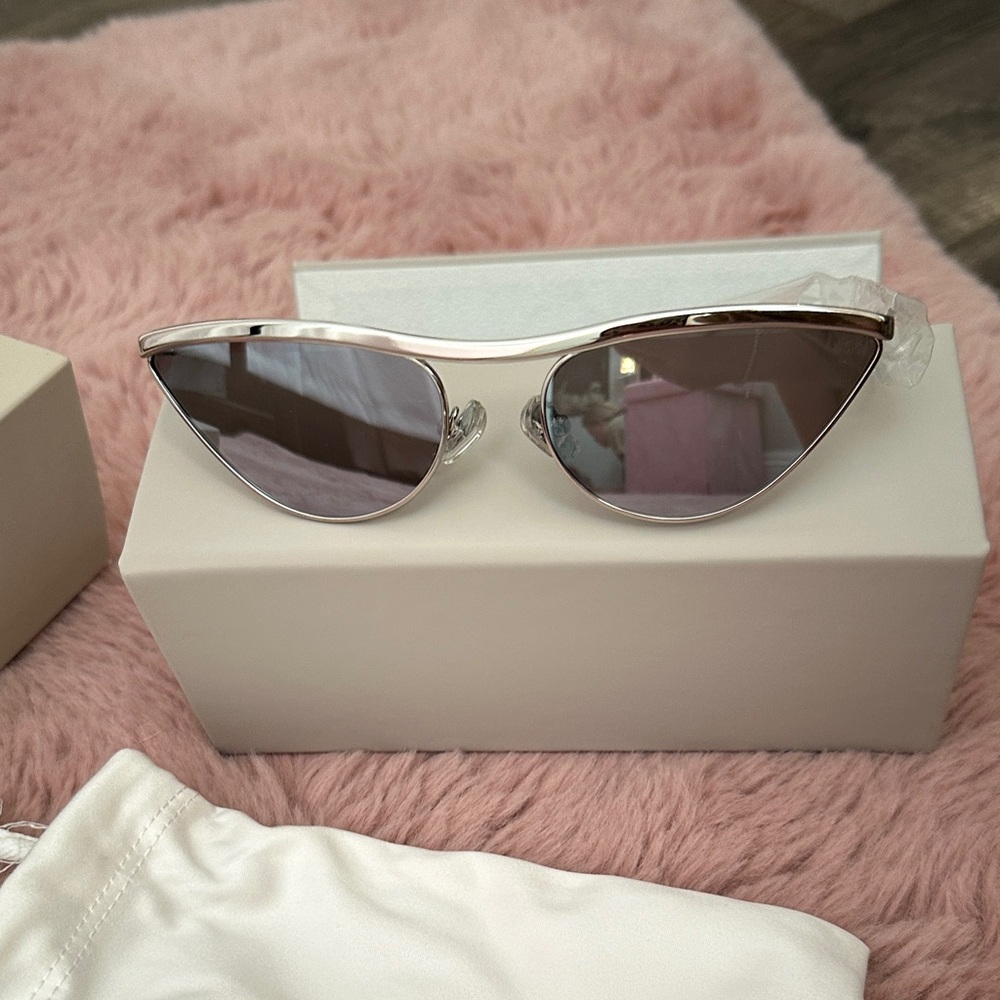 DEZI silver frame sunglasses